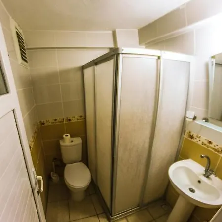 Kartel Hotel 2*